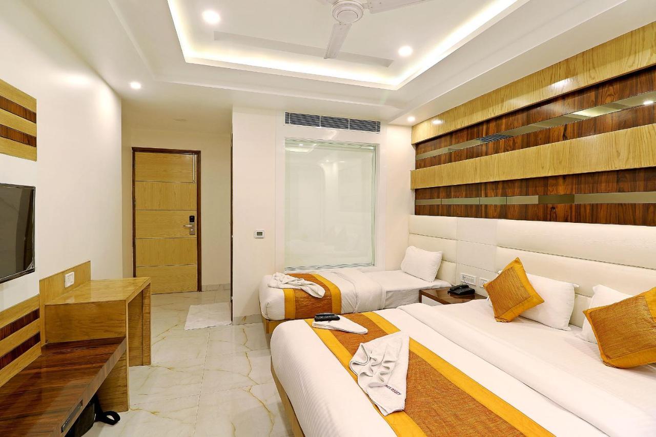 Hotel York Legacy -3 Minutes Walk From New Delhi Railway Station 'The 5 Star Ambience' Newly Built ภายนอก รูปภาพ