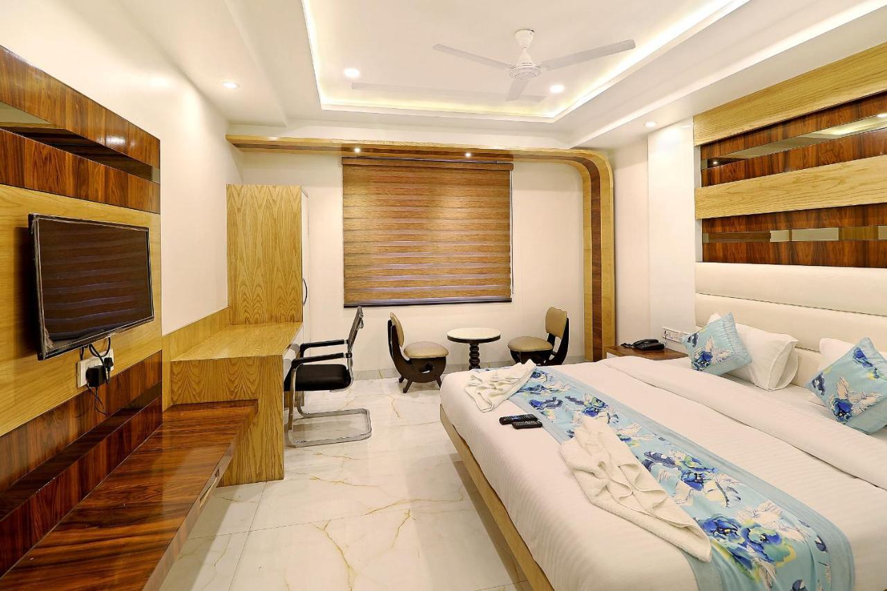 Hotel York Legacy -3 Minutes Walk From New Delhi Railway Station 'The 5 Star Ambience' Newly Built ภายนอก รูปภาพ