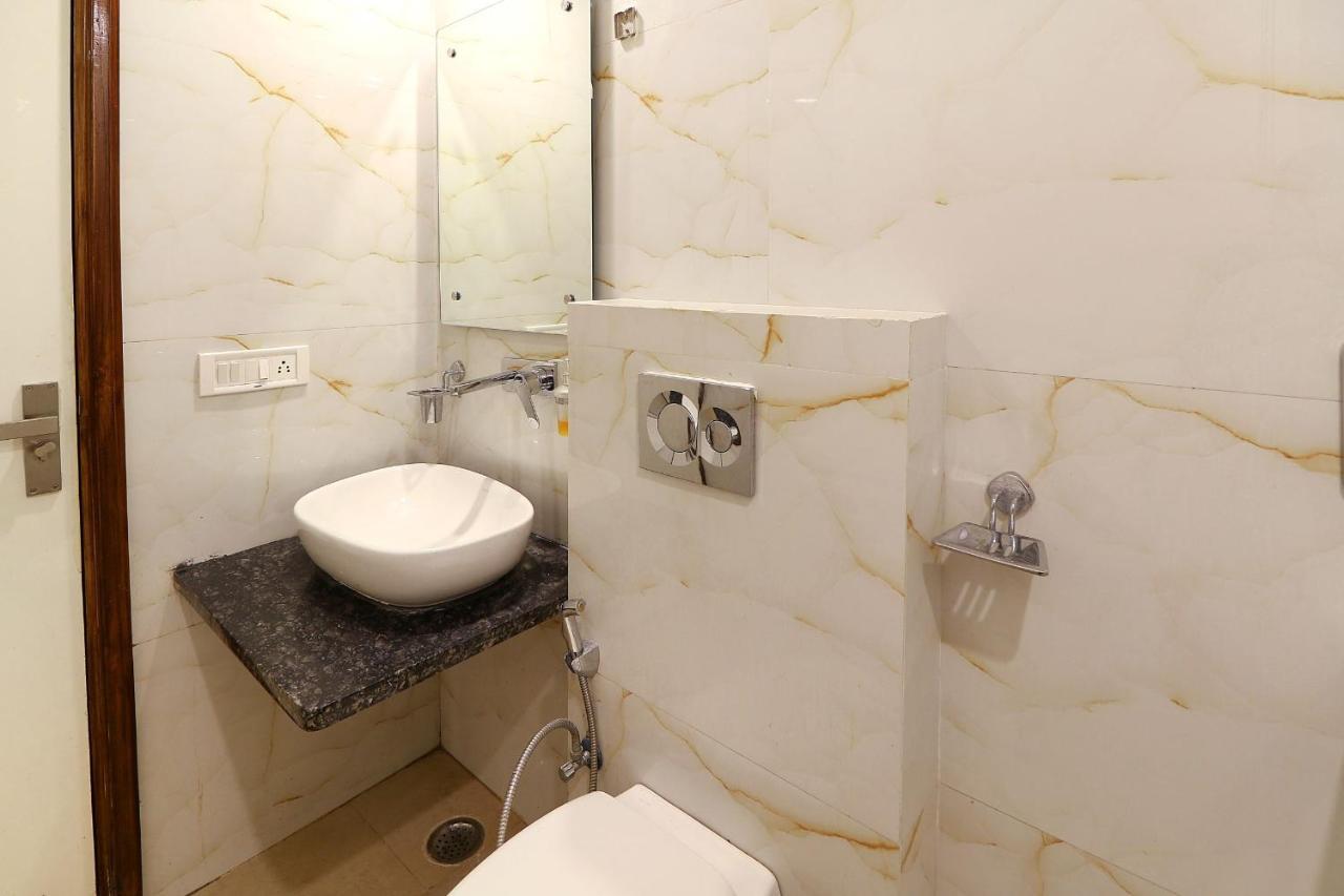 Hotel York Legacy -3 Minutes Walk From New Delhi Railway Station 'The 5 Star Ambience' Newly Built ภายนอก รูปภาพ