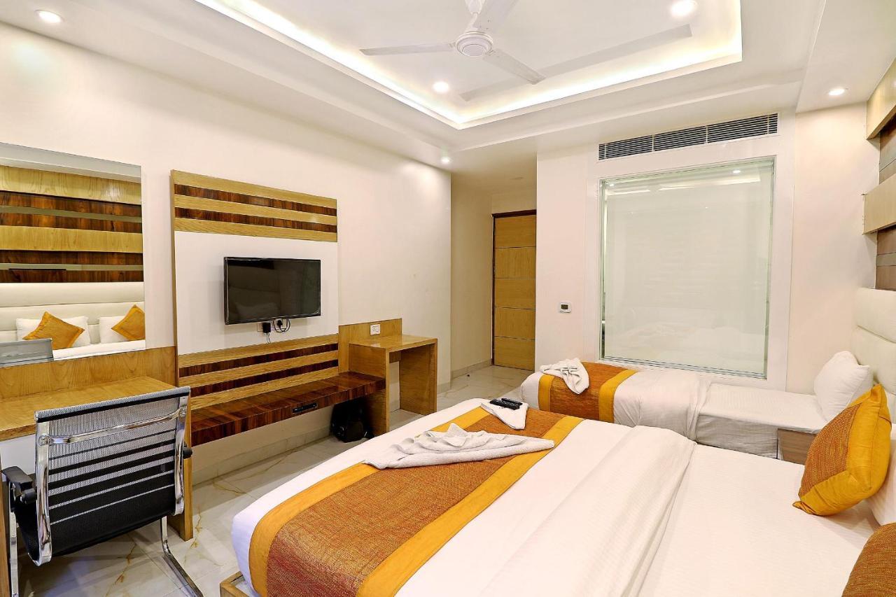 Hotel York Legacy -3 Minutes Walk From New Delhi Railway Station 'The 5 Star Ambience' Newly Built ภายนอก รูปภาพ